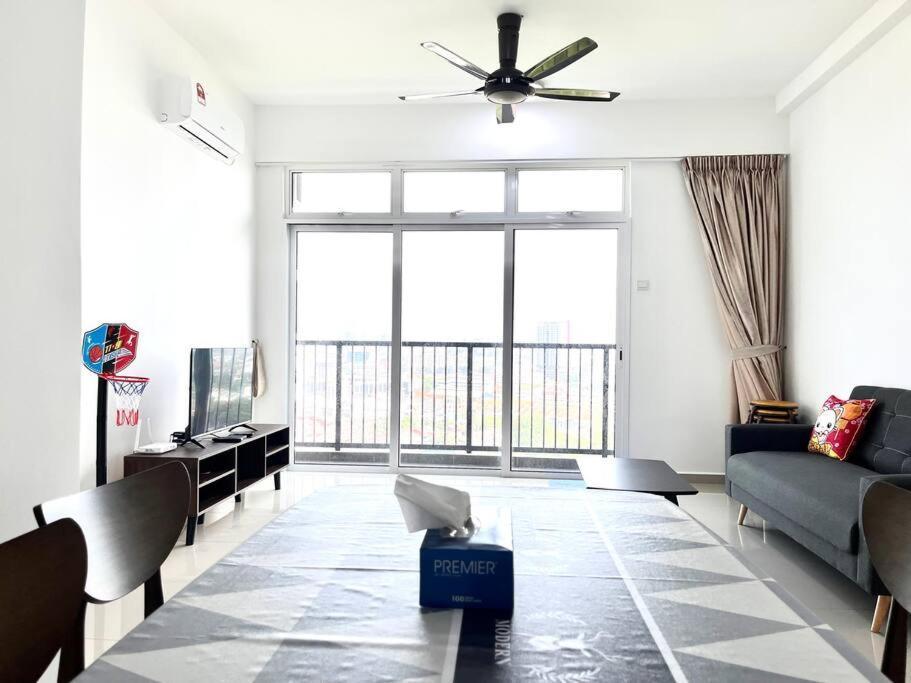 Urban Home-Swimming Pool-City Center Malacca Bagian luar foto