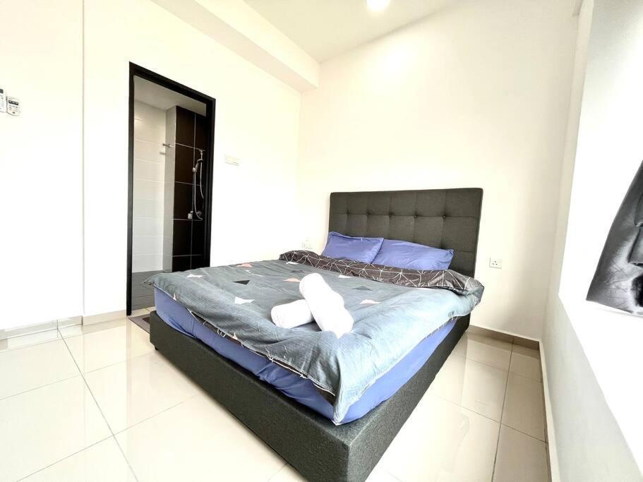 Urban Home-Swimming Pool-City Center Malacca Bagian luar foto