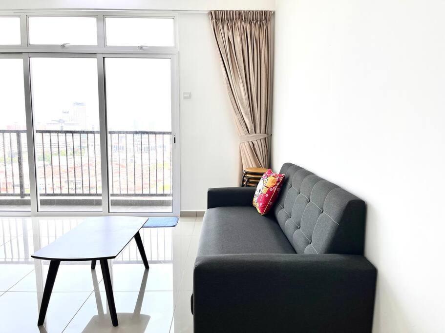 Urban Home-Swimming Pool-City Center Malacca Bagian luar foto