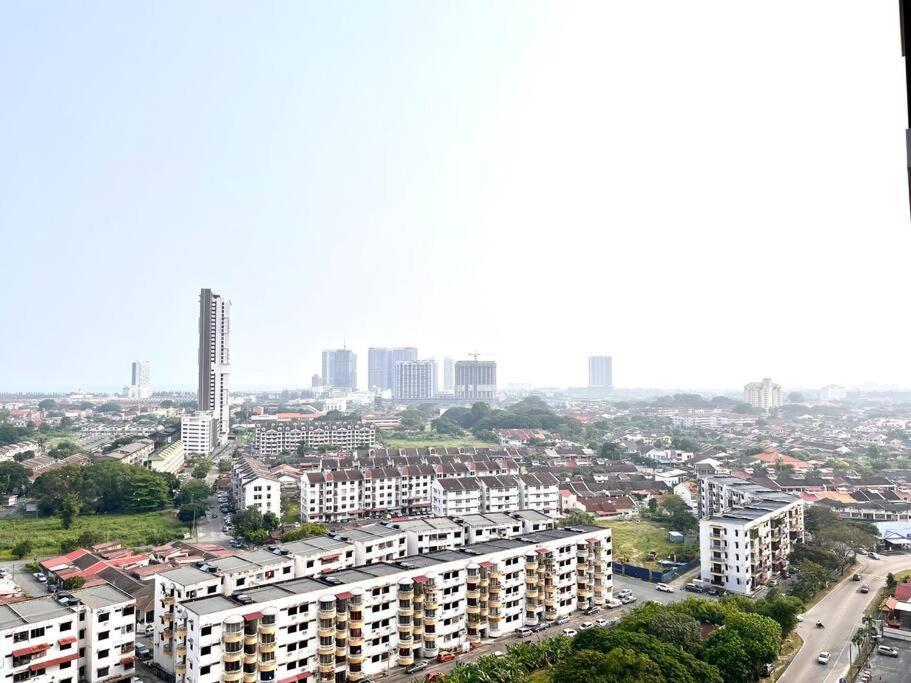 Urban Home-Swimming Pool-City Center Malacca Bagian luar foto