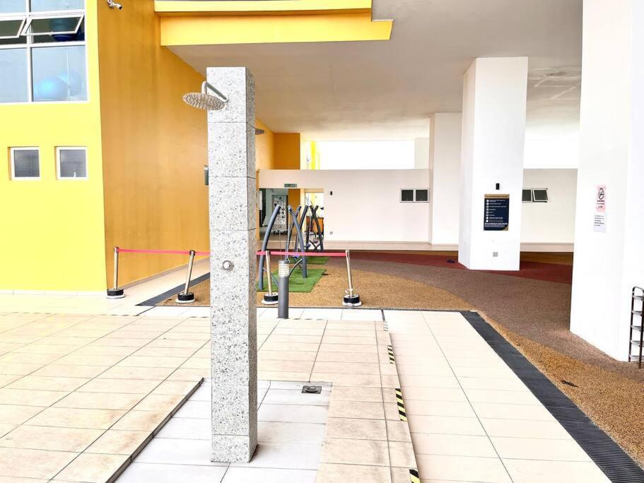 Urban Home-Swimming Pool-City Center Malacca Bagian luar foto