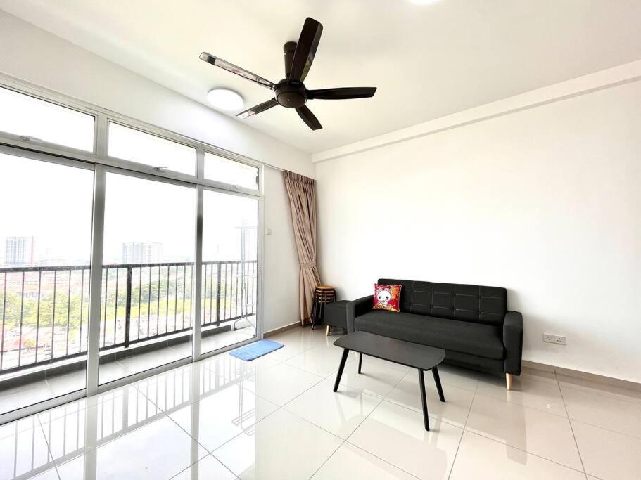 Urban Home-Swimming Pool-City Center Malacca Bagian luar foto